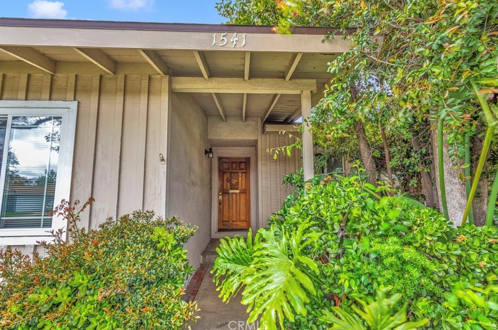 1541 E Wellington Ave, Santa Ana, CA 92701