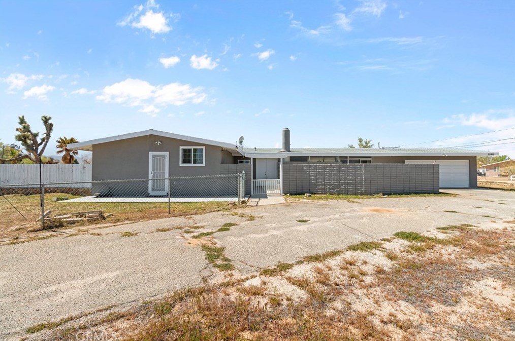 20815 Ottawa Rd, Apple Valley, CA 92308-6313