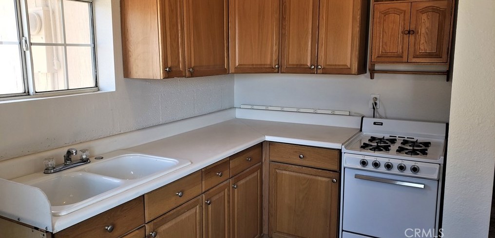 16162 Sultana St, Hesperia, CA 92345