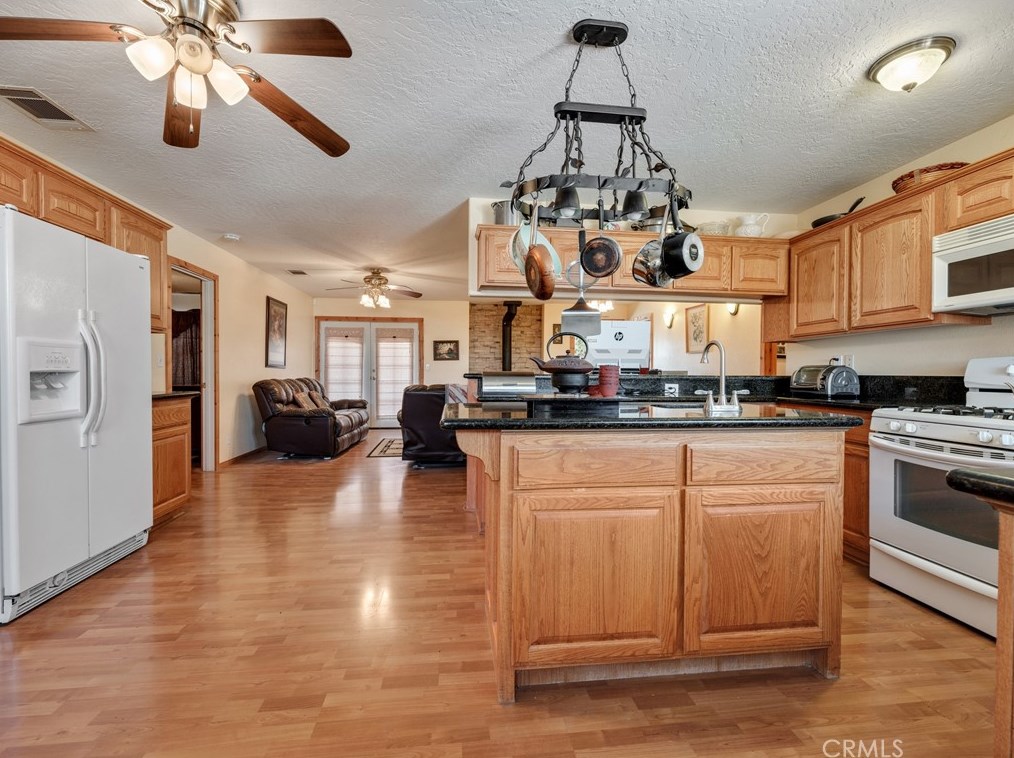10632 Anderson Ranch Rd, Phelan, CA 92371