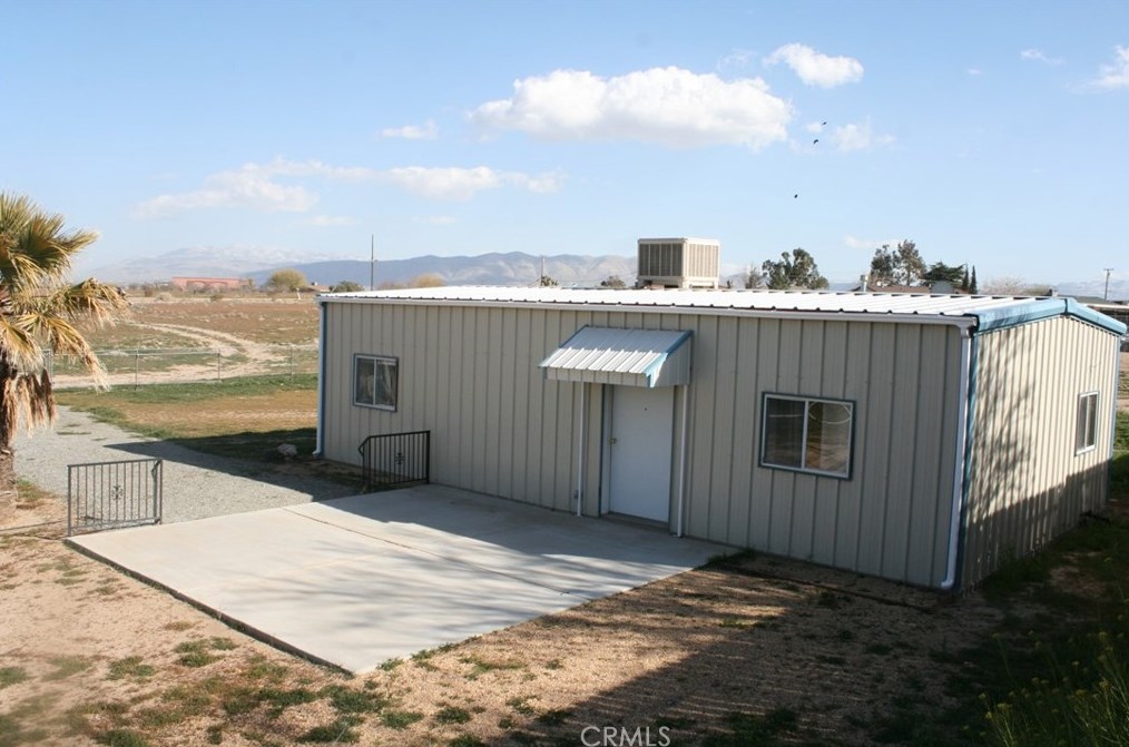 18273 Manzanita St, Hesperia, CA 92345