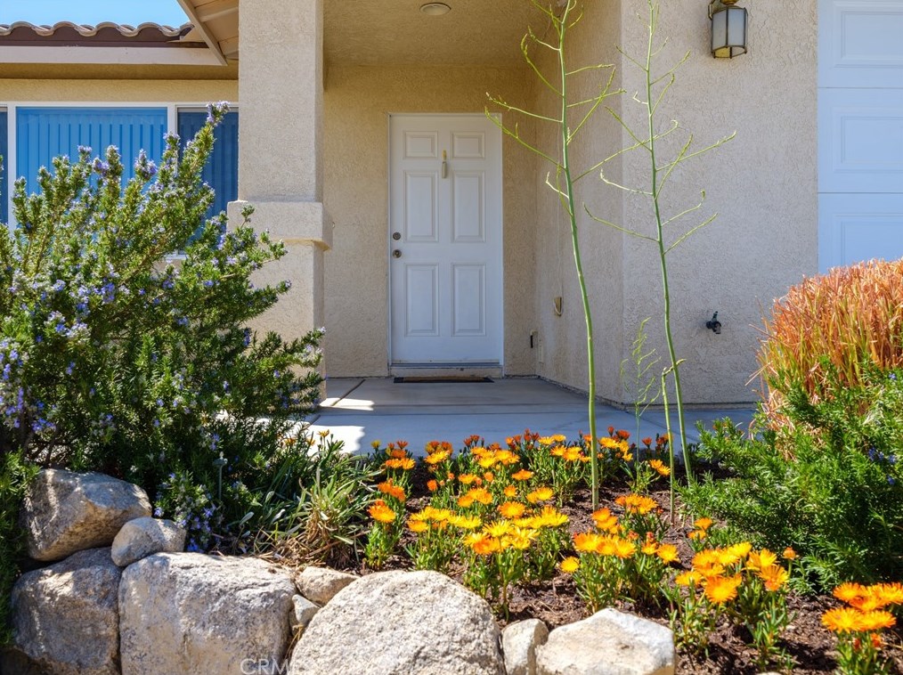 32625 Carnelian Rd, Lucerne Valley, CA 92356-8655