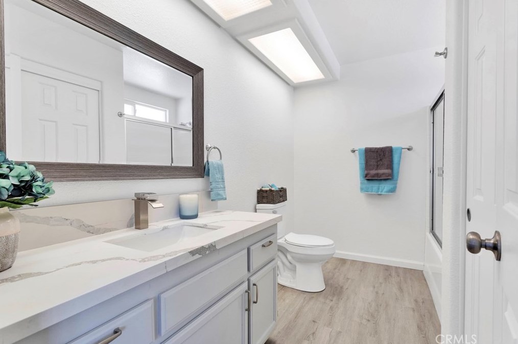 8951 Grapefruit Ave, Hesperia CA  92345-6514 exterior