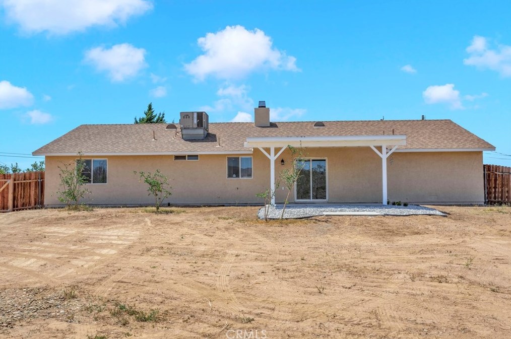 8951 Grapefruit Ave, Hesperia CA  92345-6514 exterior