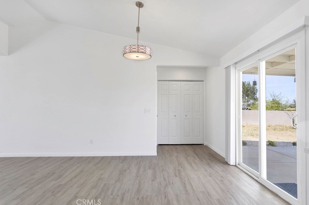 8951 Grapefruit Ave, Hesperia CA  92345-6514 exterior