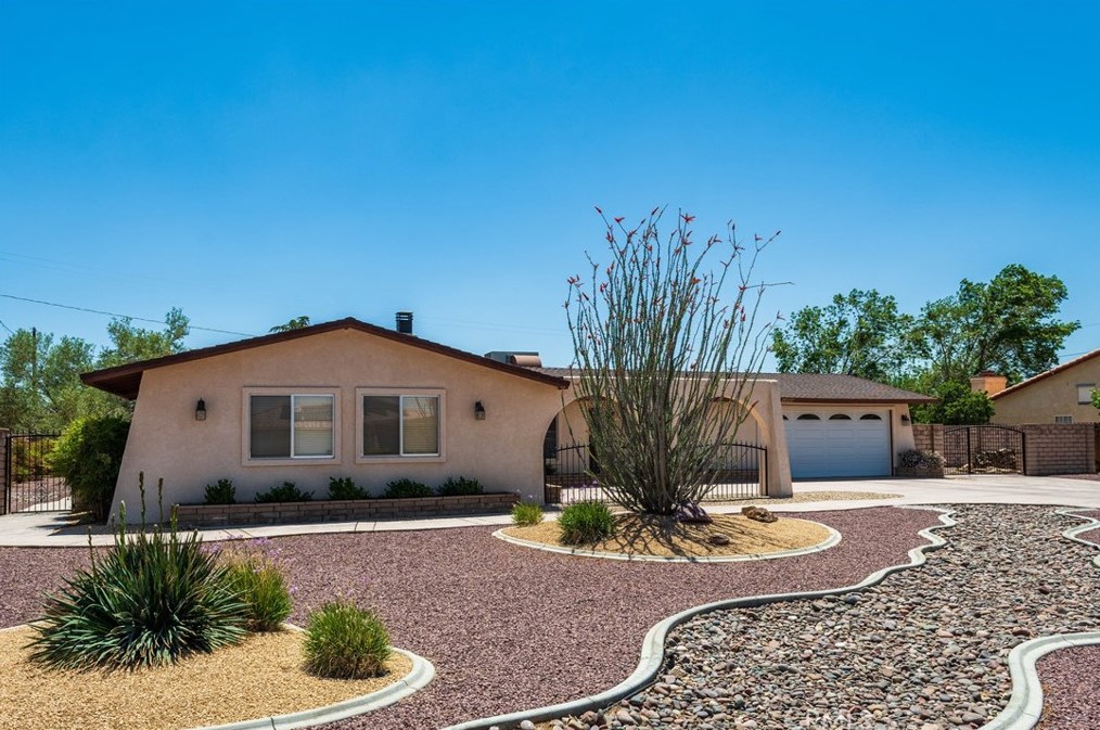 20237 Sahale Rd, Apple Valley, CA 92307-7211
