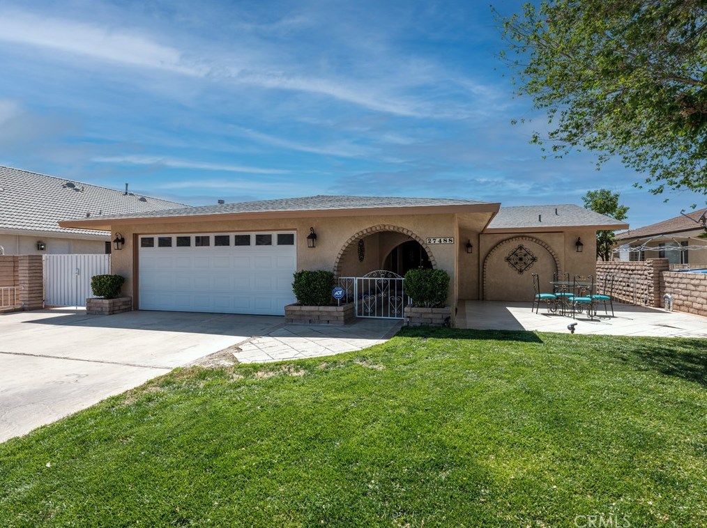 27488 Lakeview Dr, Helendale, CA 92342