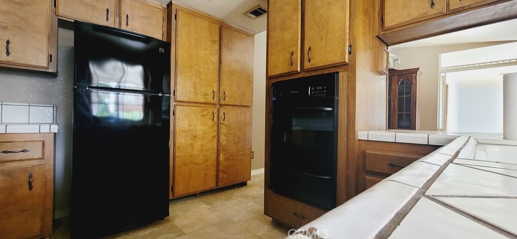 9233 La Grange Ave, Hesperia CA  92345-6452 exterior