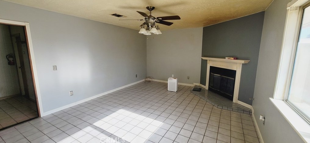 9233 La Grange Ave, Hesperia CA  92345-6452 exterior