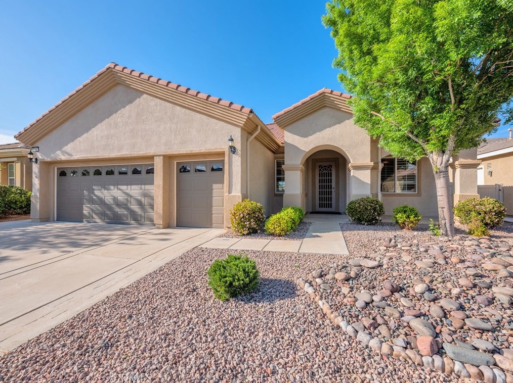 10809 Katepwa St, Apple Valley, CA 92308-3671