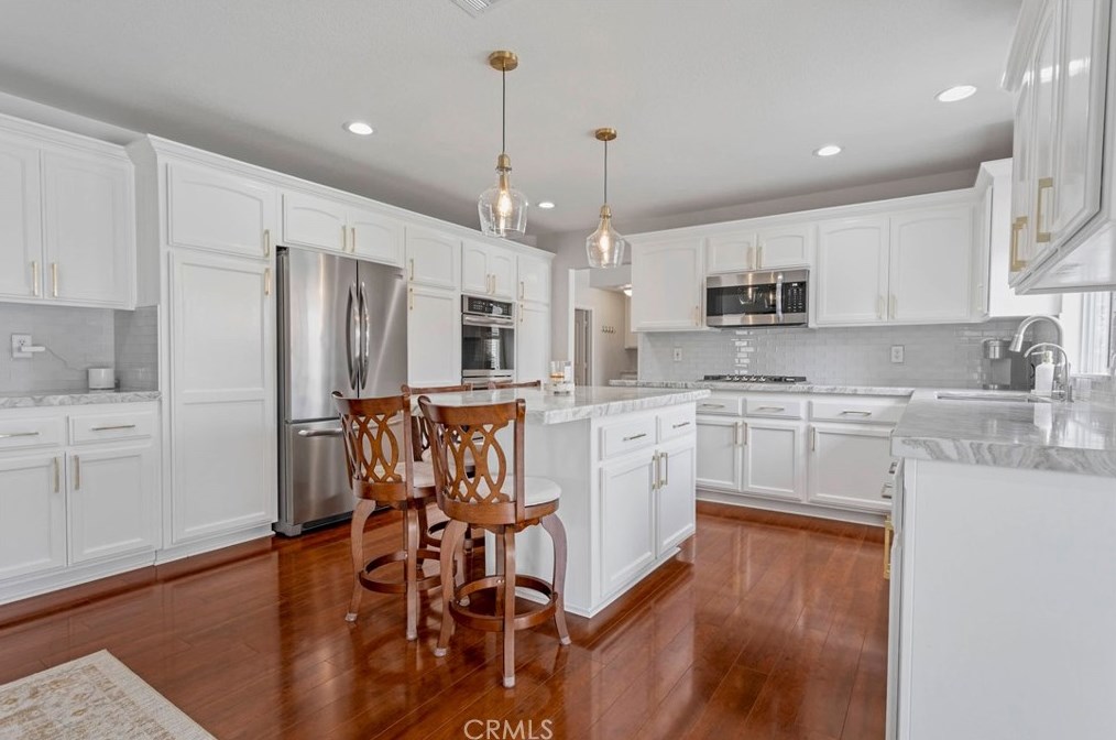 20341 Majestic Dr, Apple Valley, CA 92308-5029