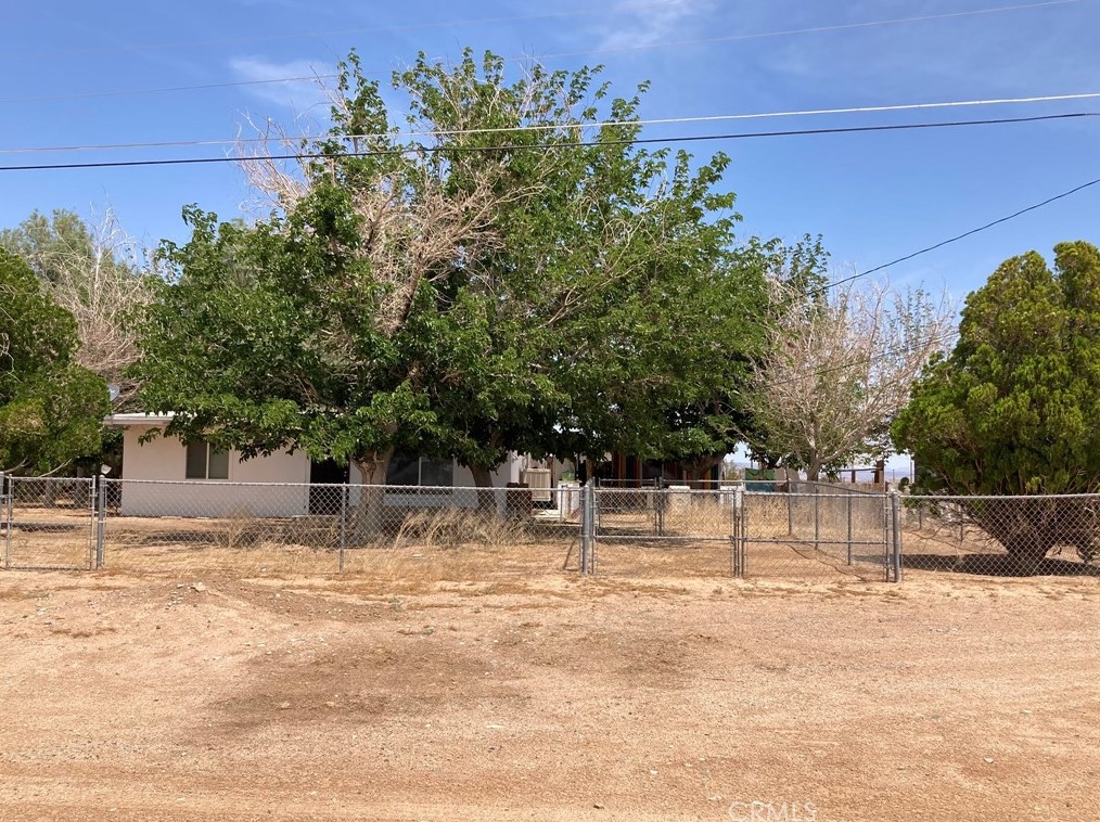 21212 Rainbow Rd, Hinkley, CA 92347