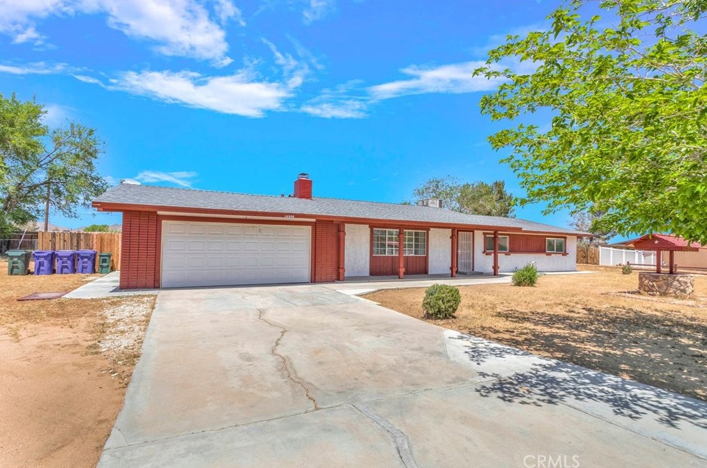 14986 Flathead Rd, Apple Valley, CA 92307-3418