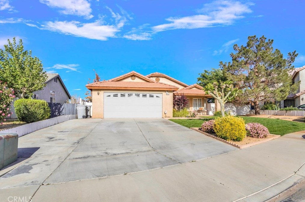 8929 Concord Ct, Hesperia CA  92344-8276 exterior