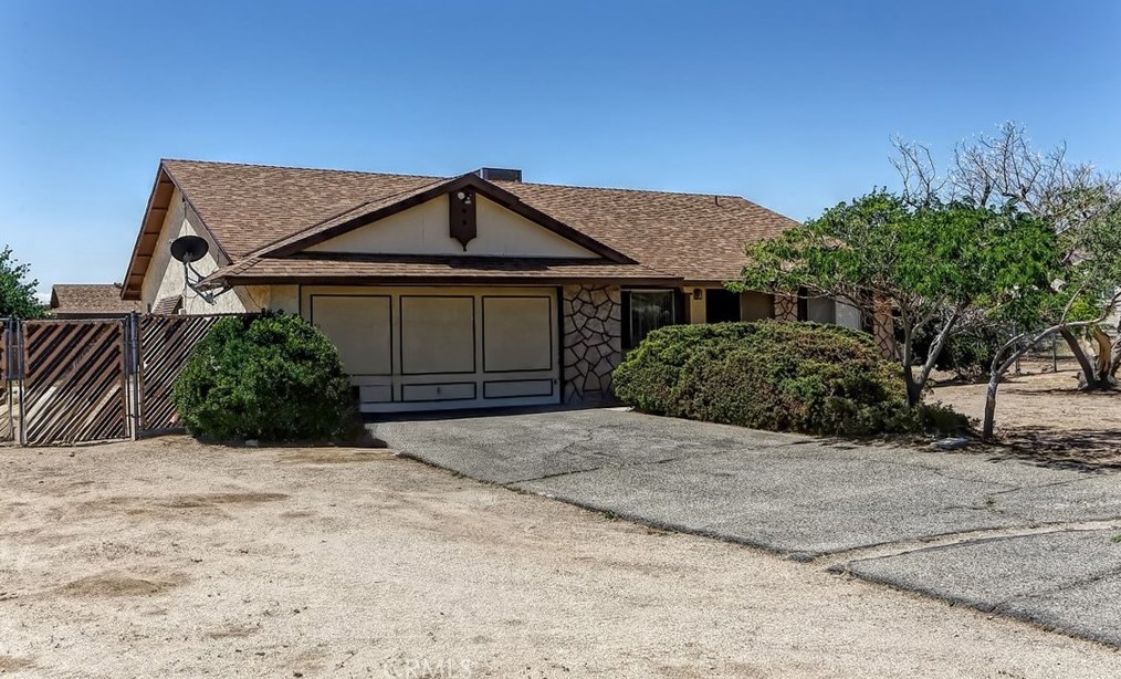 15759 Hercules St, Hesperia, CA 92345-2802