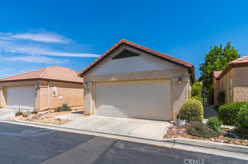 19012 Stoddard Way, Apple Valley, CA 92308