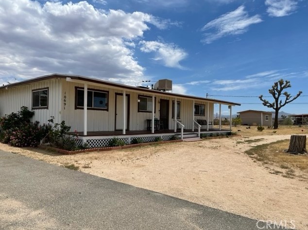 10691 4th Ave, Hesperia, CA 92345
