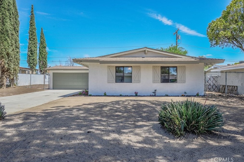 15730 La Cubre Dr, Victorville, CA 92394