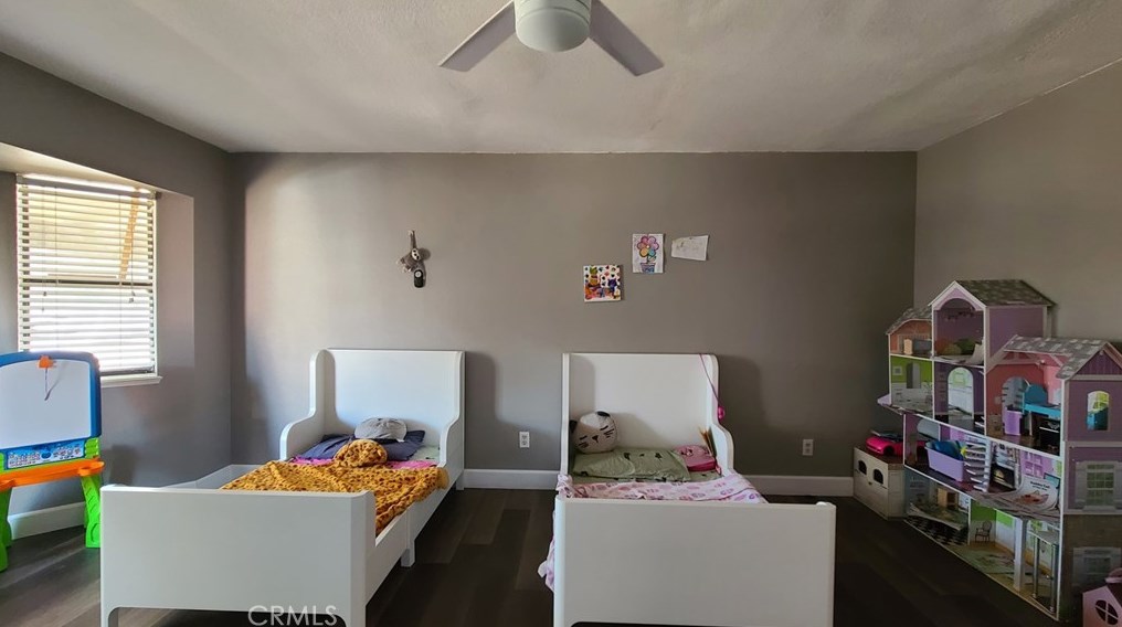 17640 Walnut St, Hesperia CA  92345-6211 exterior