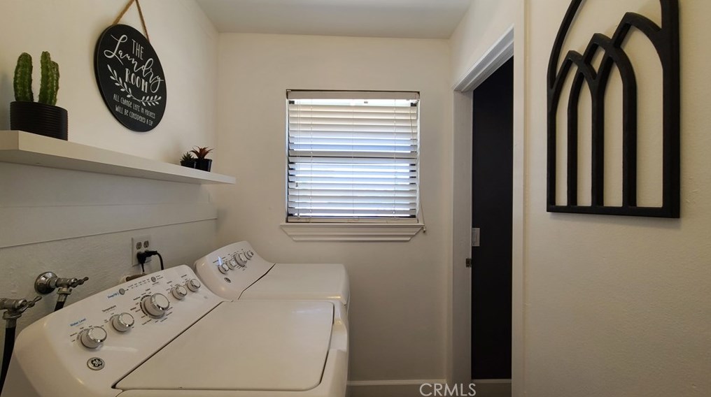 17640 Walnut St, Hesperia CA  92345-6211 exterior