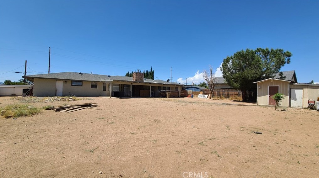 17640 Walnut St, Hesperia CA  92345-6211 exterior