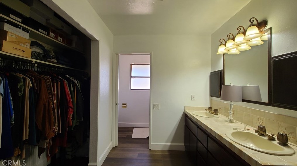 17640 Walnut St, Hesperia CA  92345-6211 exterior