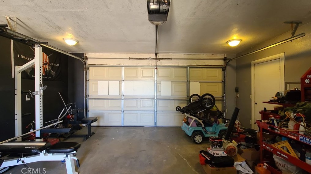 17640 Walnut St, Hesperia CA  92345-6211 exterior