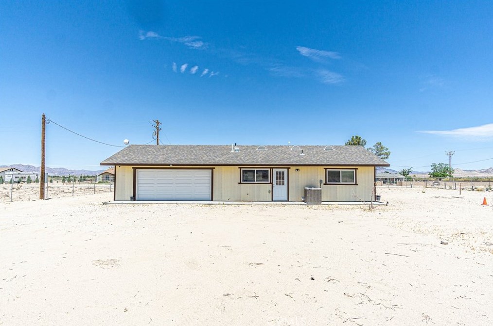 36061 Sage St, Lucerne Valley CA  92356-7730 exterior