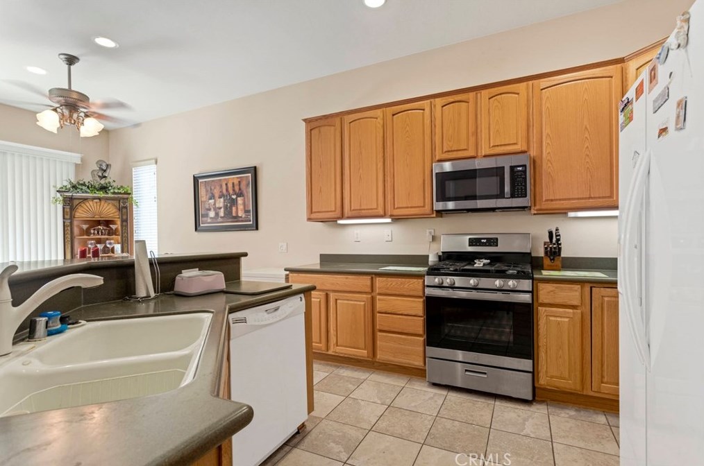 10676 Lanigan Rd, Apple Valley, CA 92308-3313