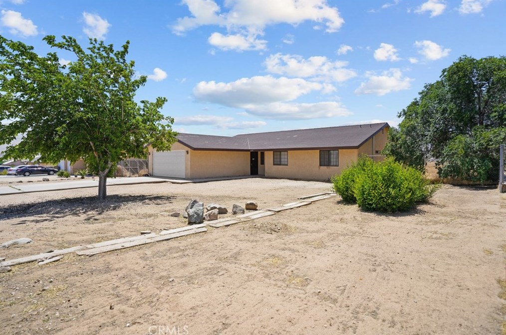 18879 Westlawn St, Hesperia, CA 92345-6950