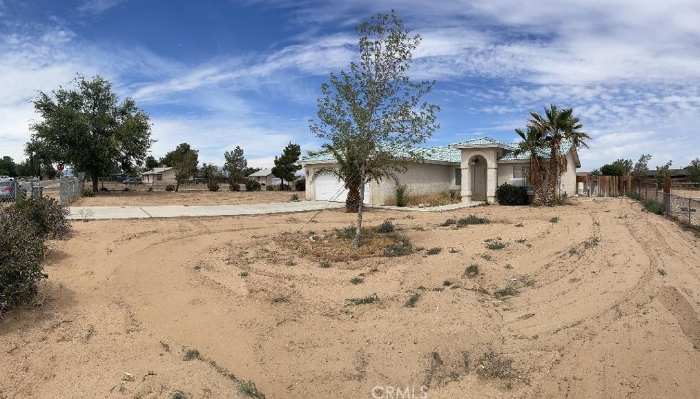 21110 Wisteria St, Apple Valley, CA 92308-7941