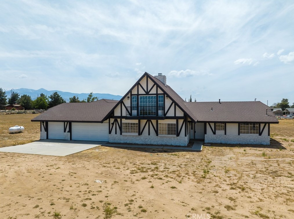 9782 Tumbleweed Rd, Phelan, CA 92371-6606
