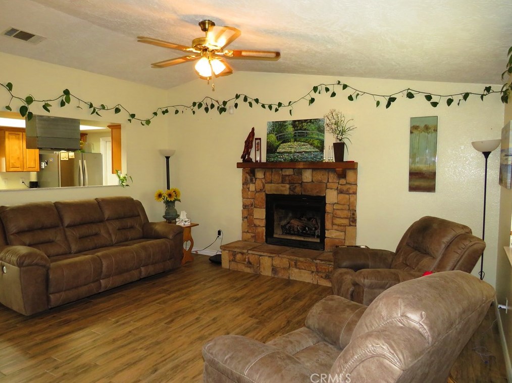 22270 Tehama Rd, Apple Valley, CA 92308-7344