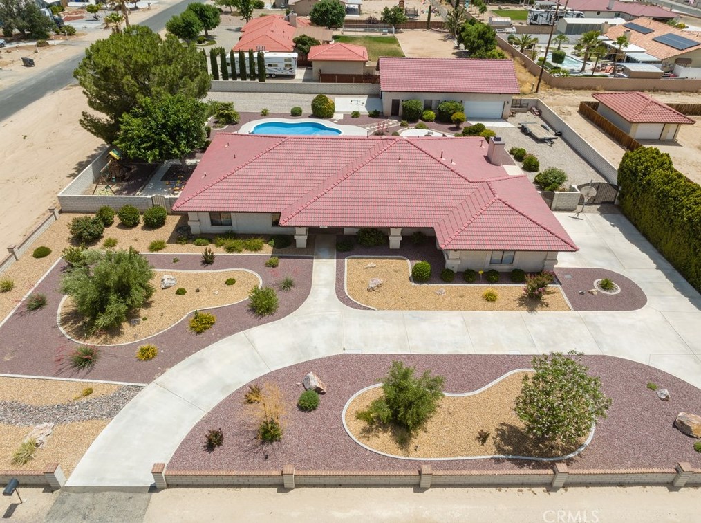 19677 Red Feather Rd, Apple Valley, CA 92307