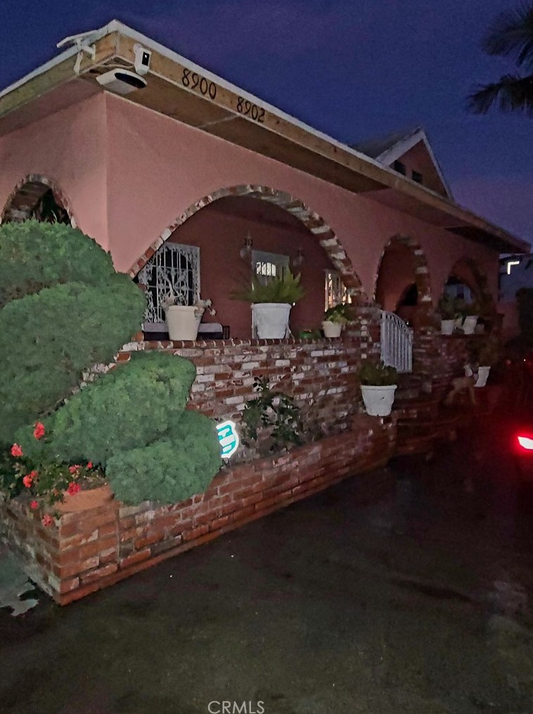 8900 Graham Ave, Los Angeles CA  90002-1434 exterior
