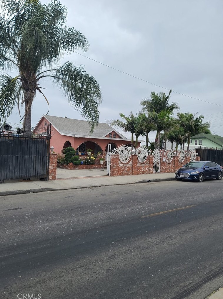 8900 Graham Ave, Los Angeles, CA 90002-1434