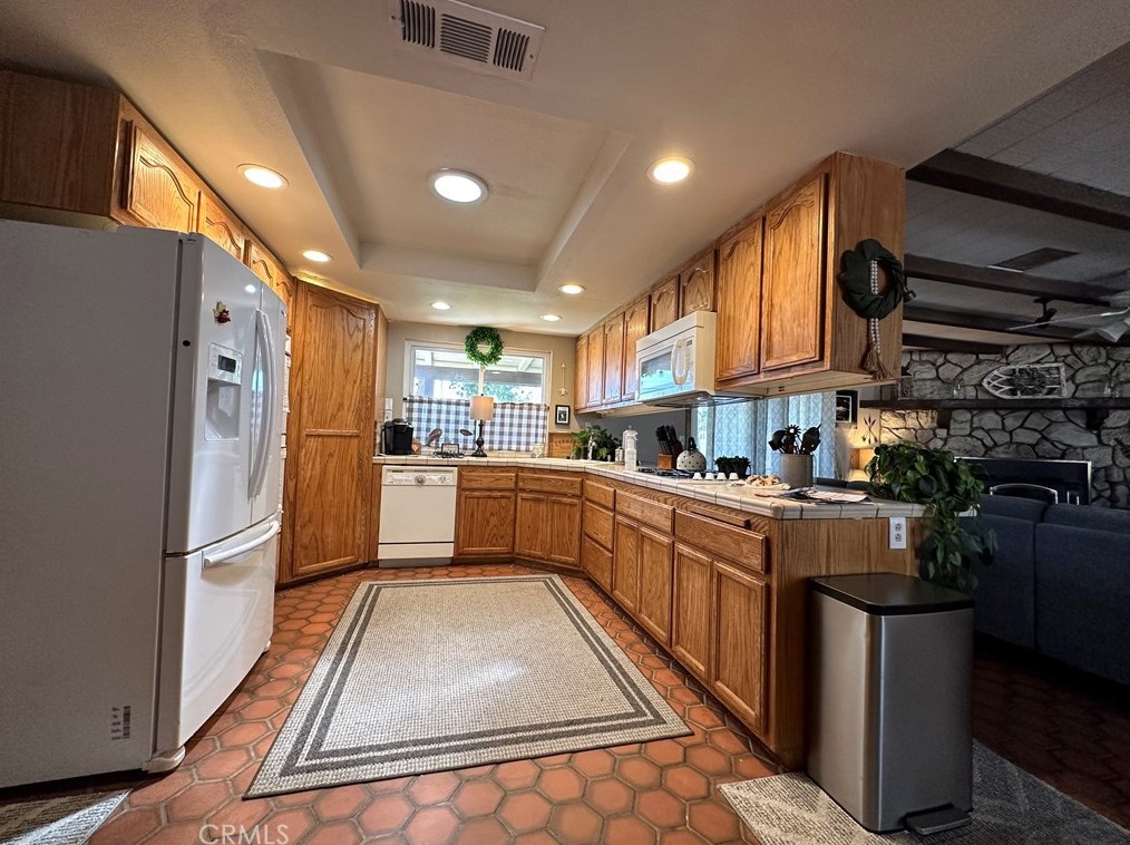15417 Idaho Ln, Apple Valley, CA 92307-4545