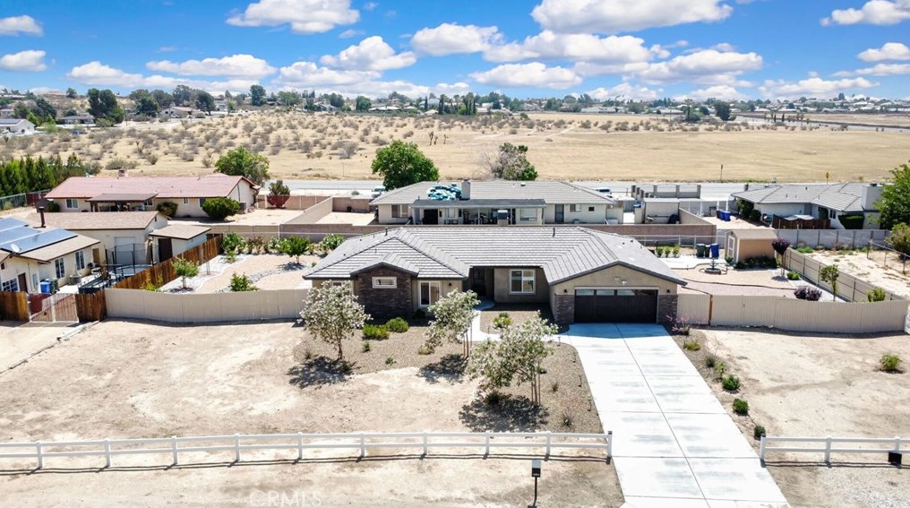 13823 Wawona Rd, Apple Valley, CA 92307-6015
