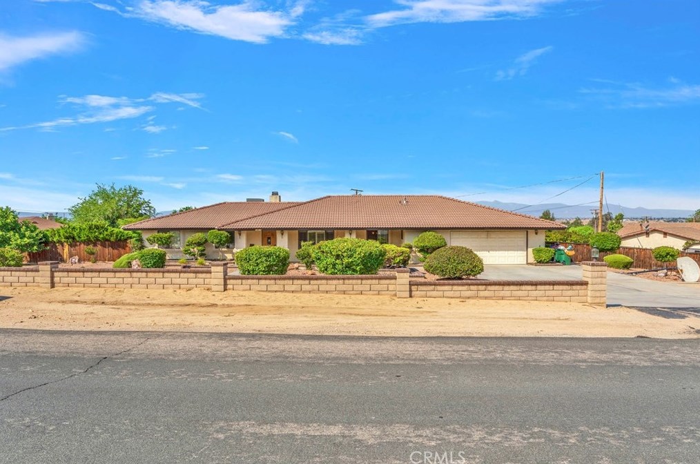 14610 Havasu Rd, Apple Valley, CA 92307-5115