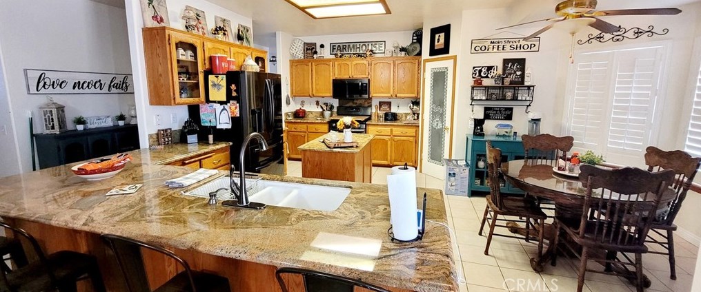 16771 Crockett Ave, Hesperia CA  92345-8818 exterior