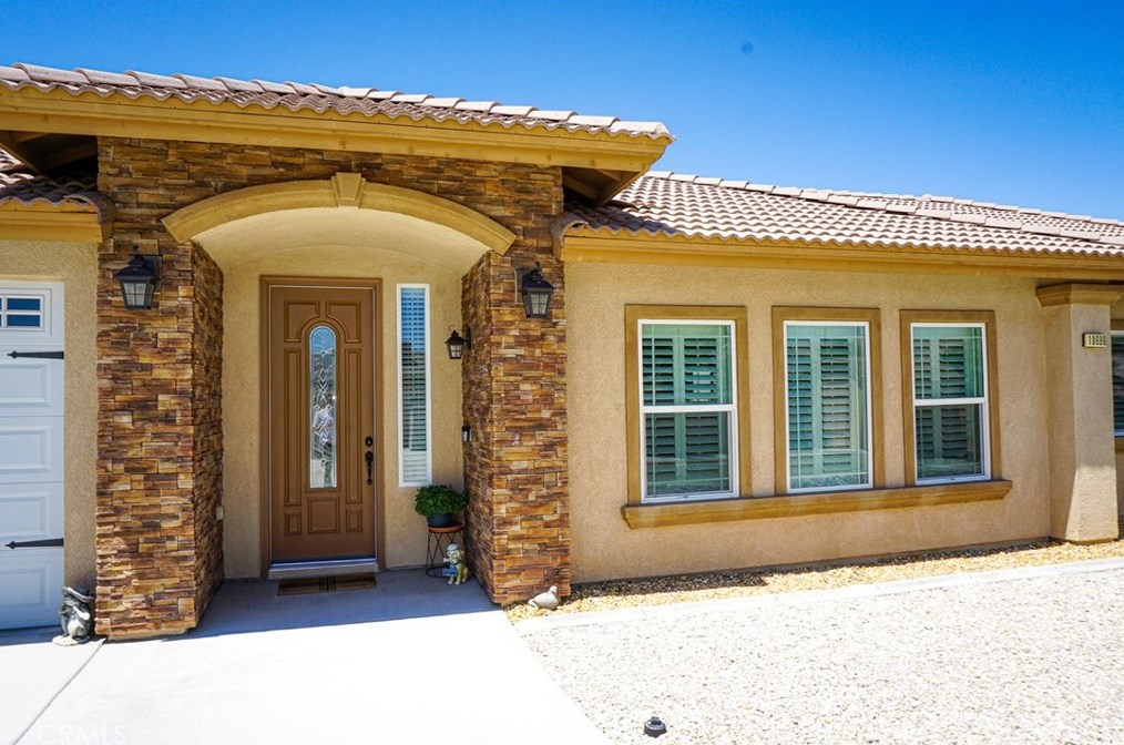 18696 Hinton St, Hesperia, CA 92345