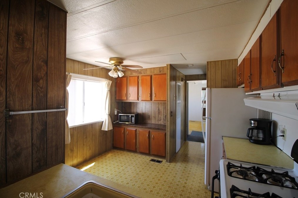 47879 Silver Valley Rd, Newberry Springs CA  92365-9114 exterior