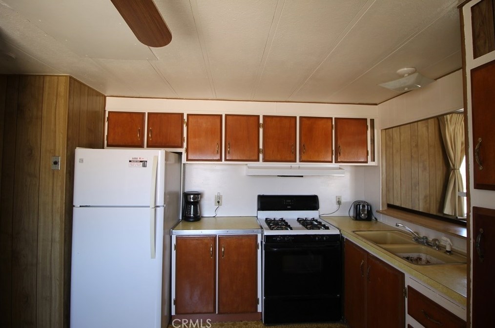 47879 Silver Valley Rd, Newberry Springs CA  92365-9114 exterior