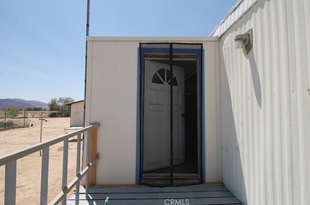 47879 Silver Valley Rd, Newberry Springs CA  92365-9114 exterior