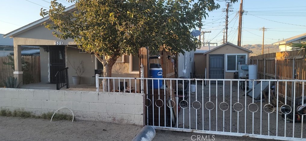 505 White St, Barstow, CA 92311-2374