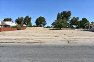 27392 Cloverleaf Dr, Helendale, CA 92342 - Photo 1
