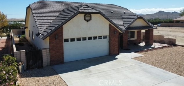 27971 Hummingbird Ln, Helendale, CA 92342