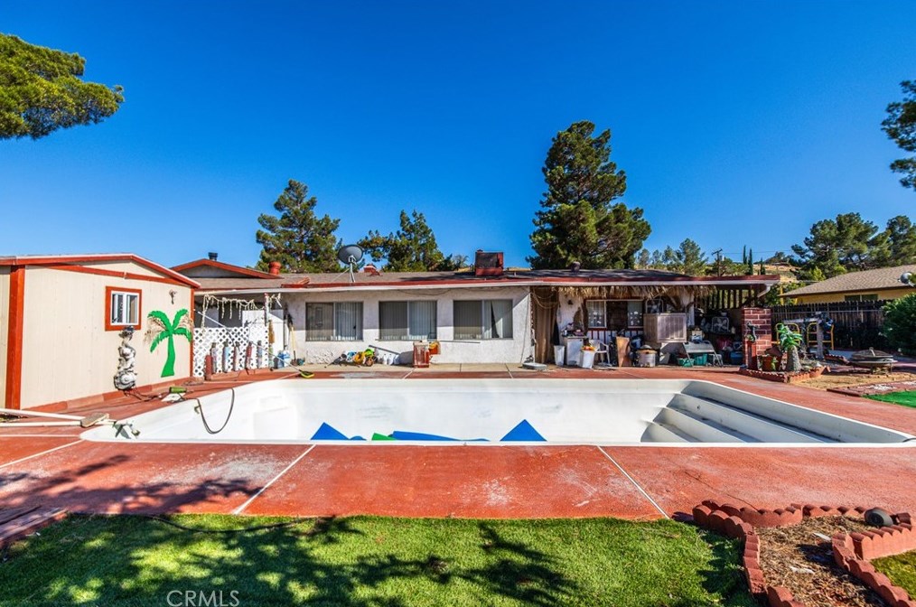 17470 Bangor Ave, Hesperia, CA 92345-6946