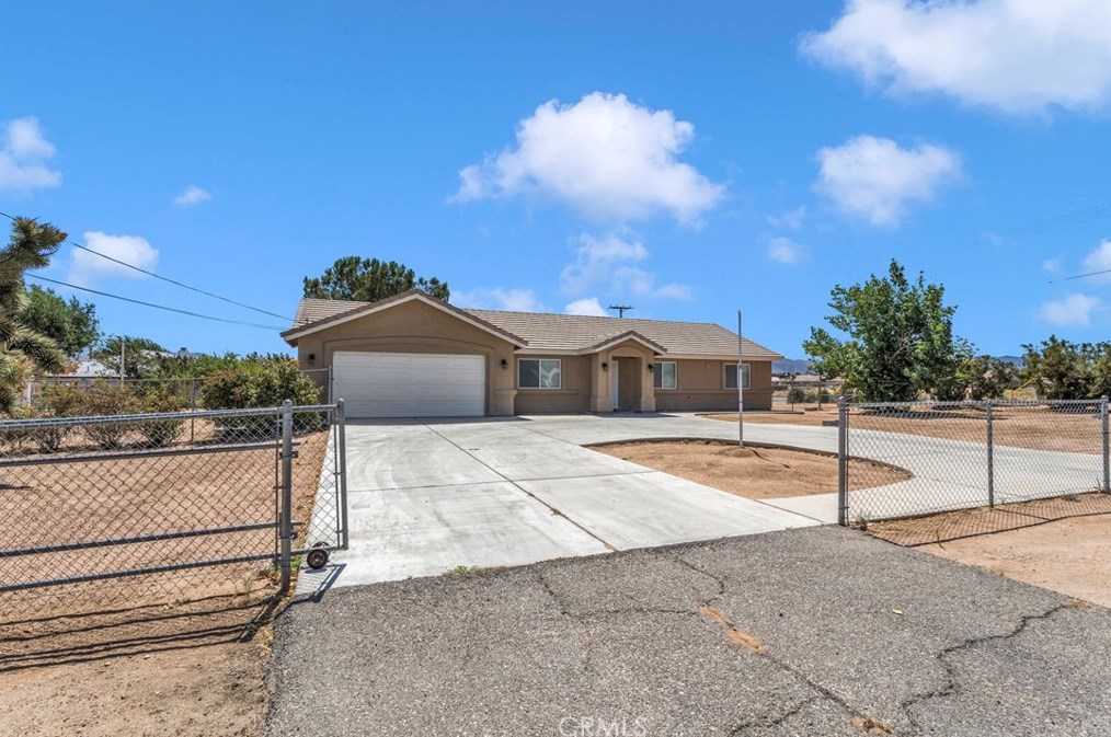 16749 Danbury Ave, Hesperia, CA 92345-5706