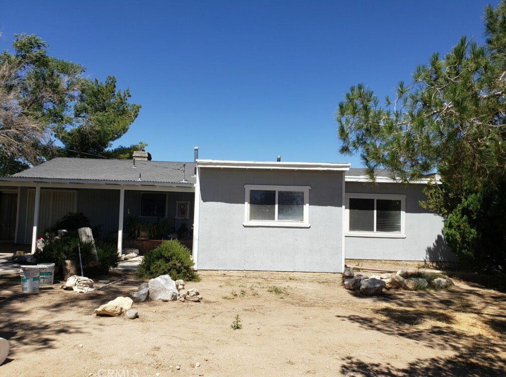 11221 Valle Vista Rd, Phelan, CA 92371-6620